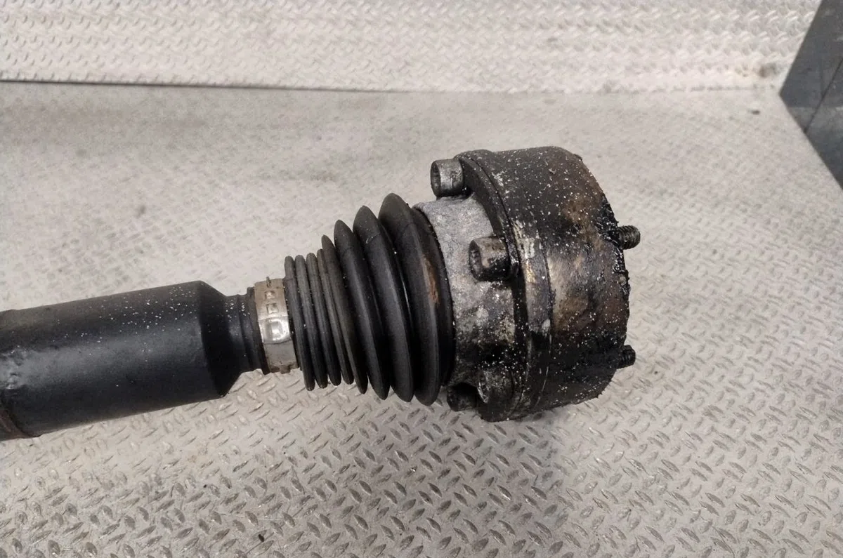 Transmission avant droite VOLKSWAGEN GOLF PLUS  GOLF PLUS PHASE 1 occasion