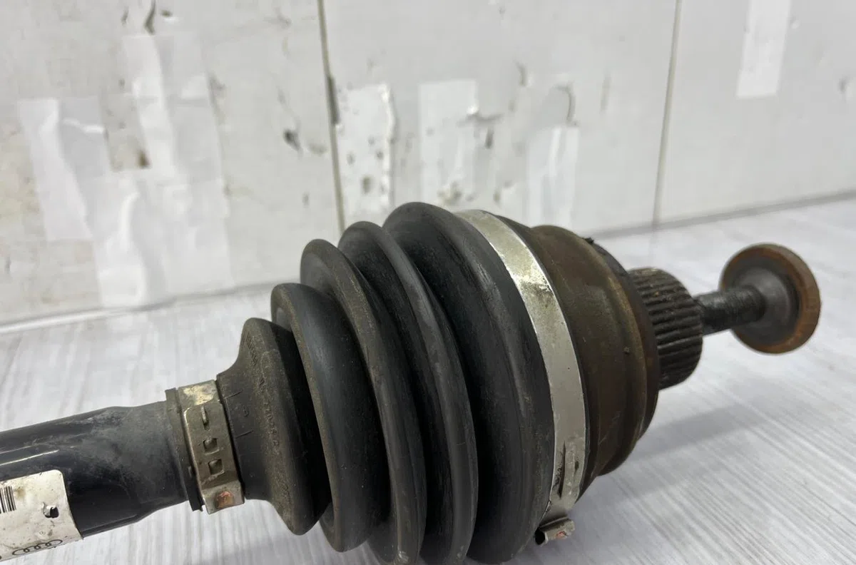 Transmission avant gauche AUDI A4 3 AVANT PHASE 1 BREAK occasion