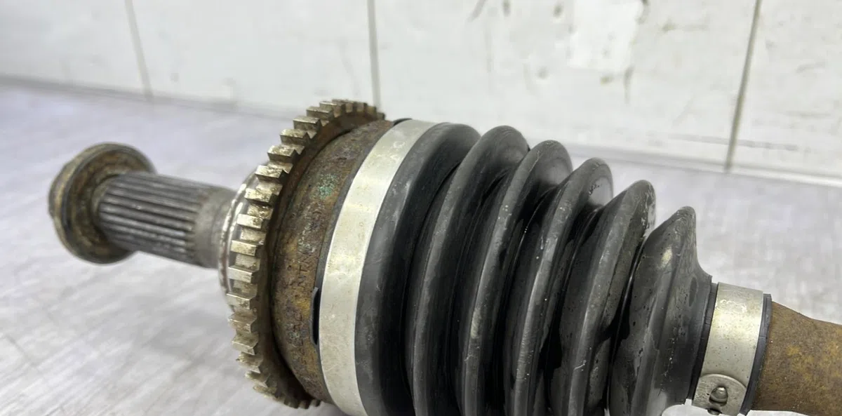 Transmission avant gauche MAZDA 626 4 PHASE 2 occasion