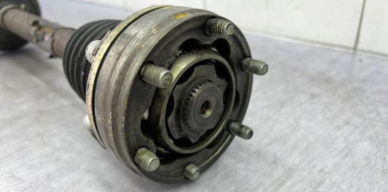 Transmission avant gauche VOLKSWAGEN POLO 3 PHASE 1 occasion