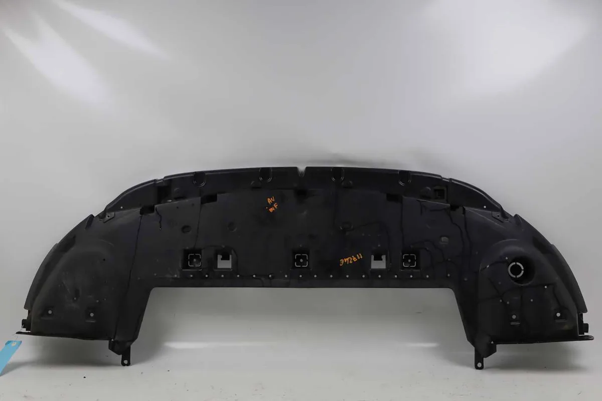 Traverse inférieure armature avant Peugeot 3008 SUV (MC_, MR_, MJ_, M4_) Hybrid (2019) occasion
