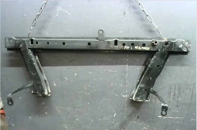 Traverse inférieure armature avant Renault KANGOO - GRAND KANGOO II (KW0-1_) 1.5 dci 90 (kw05, kw08, kw0g, kw11) (2008)