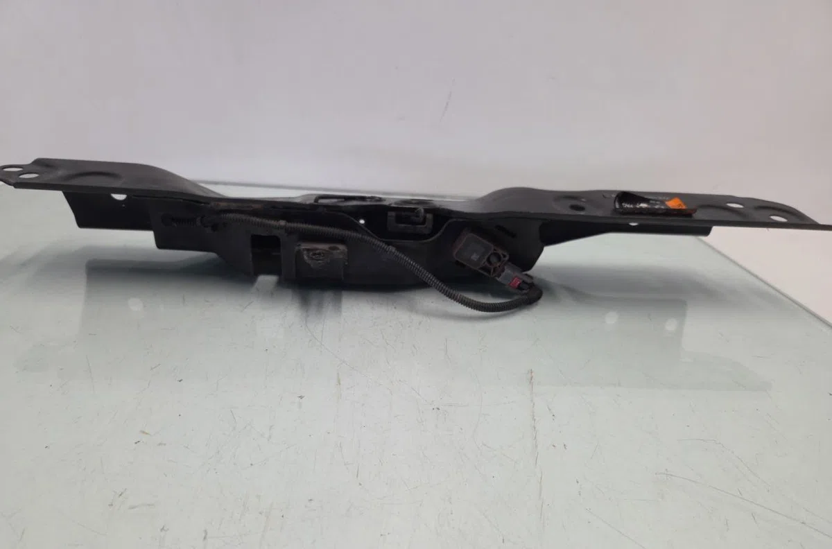 Traverse supérieure armature avant OPEL CORSA E occasion