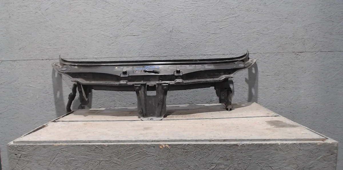 Traverse supérieure armature avant RENAULT ESPACE 4 ESPACE 4 PHASE 1 occasion