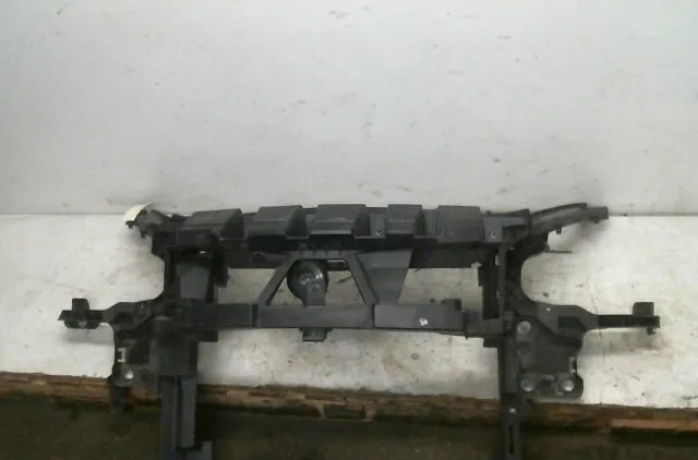 Traverse supérieure armature avant RENAULT MEGANE SCENIC occasion