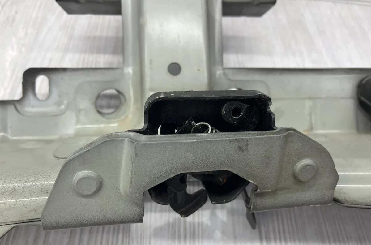 Traverse supérieure armature avant RENAULT TWINGO 2 PHASE 2 occasion