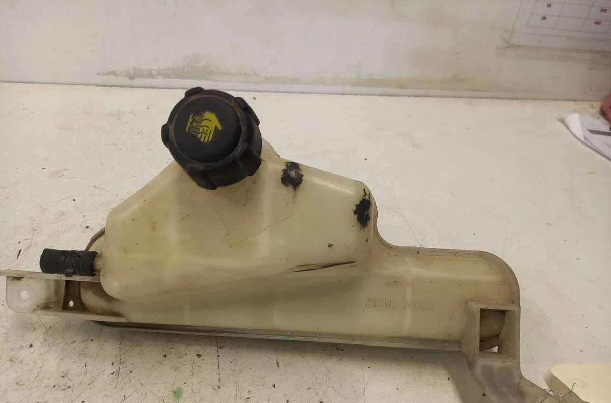 Vase expansion NISSAN JUKE 1 PHASE 1 occasion