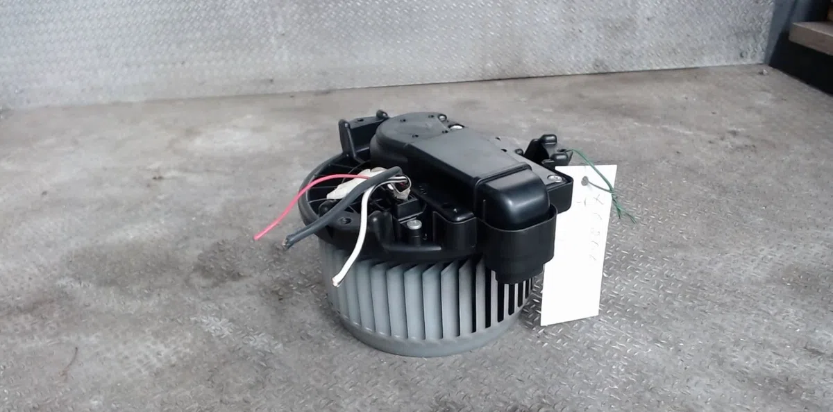 Ventilateur de chauffage TOYOTA YARIS 2 PHASE 1 occasion