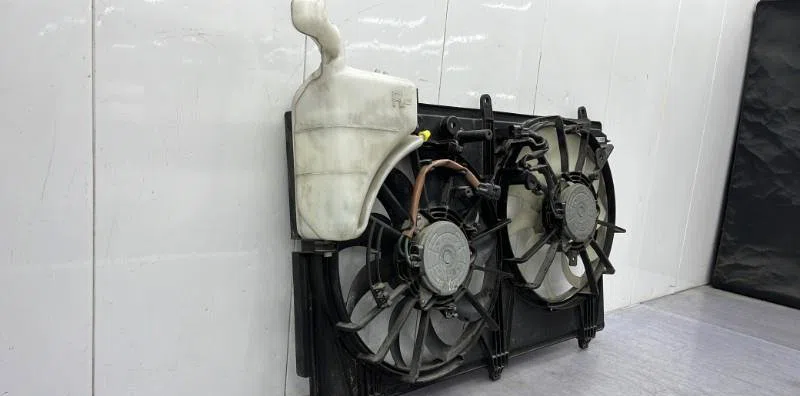 Ventilateur de refroidissement MITSUBISHI OUTLANDER 3 PHASE 2 occasion
