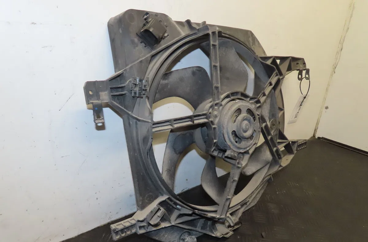 Ventilateur de refroidissement RENAULT TRAFIC II  2.0 DCI 90ch occasion