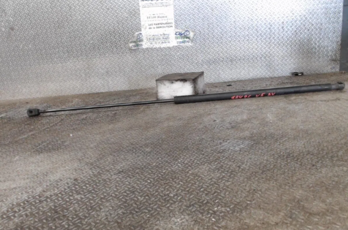 Verin g capot VOLVO V 50  V 50 PHASE 1 BREAK occasion
