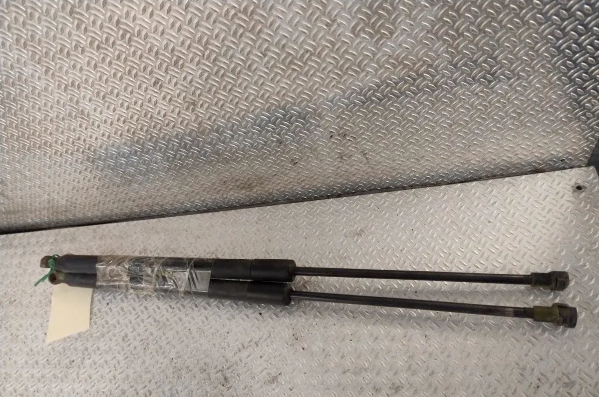 Verin gauche hayon AUDI A4 2  A4 2 AVANT PHASE 2 BREAK occasion