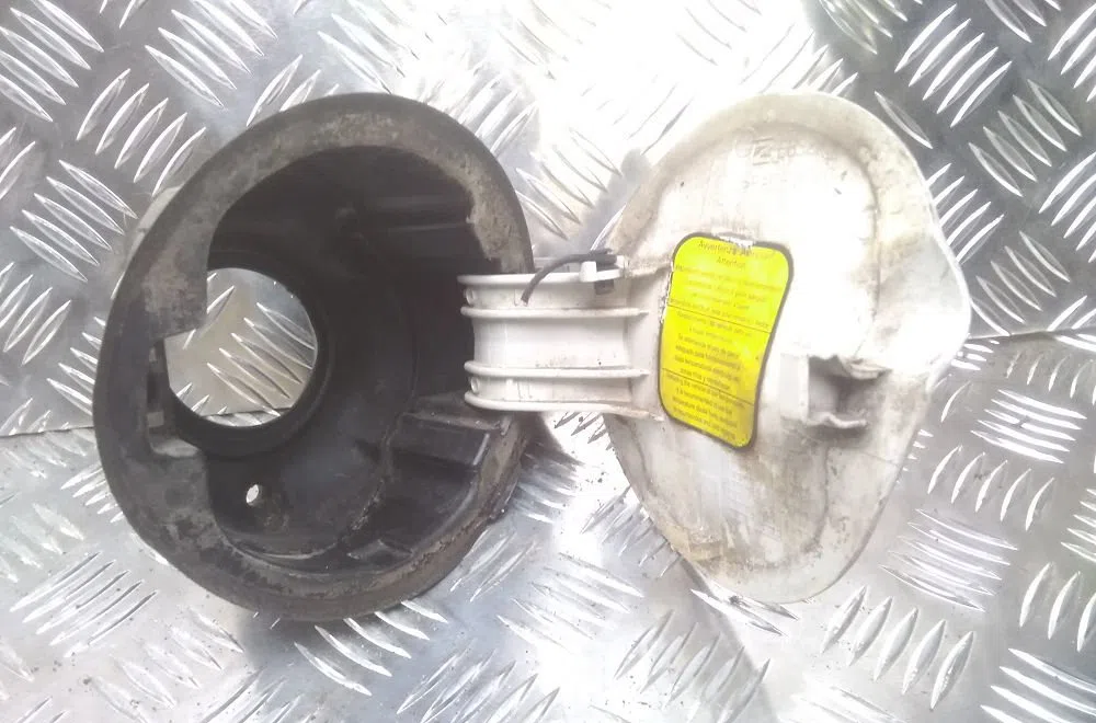Volet de trappe carburant ALFA ROMEO MITO 2010 occasion