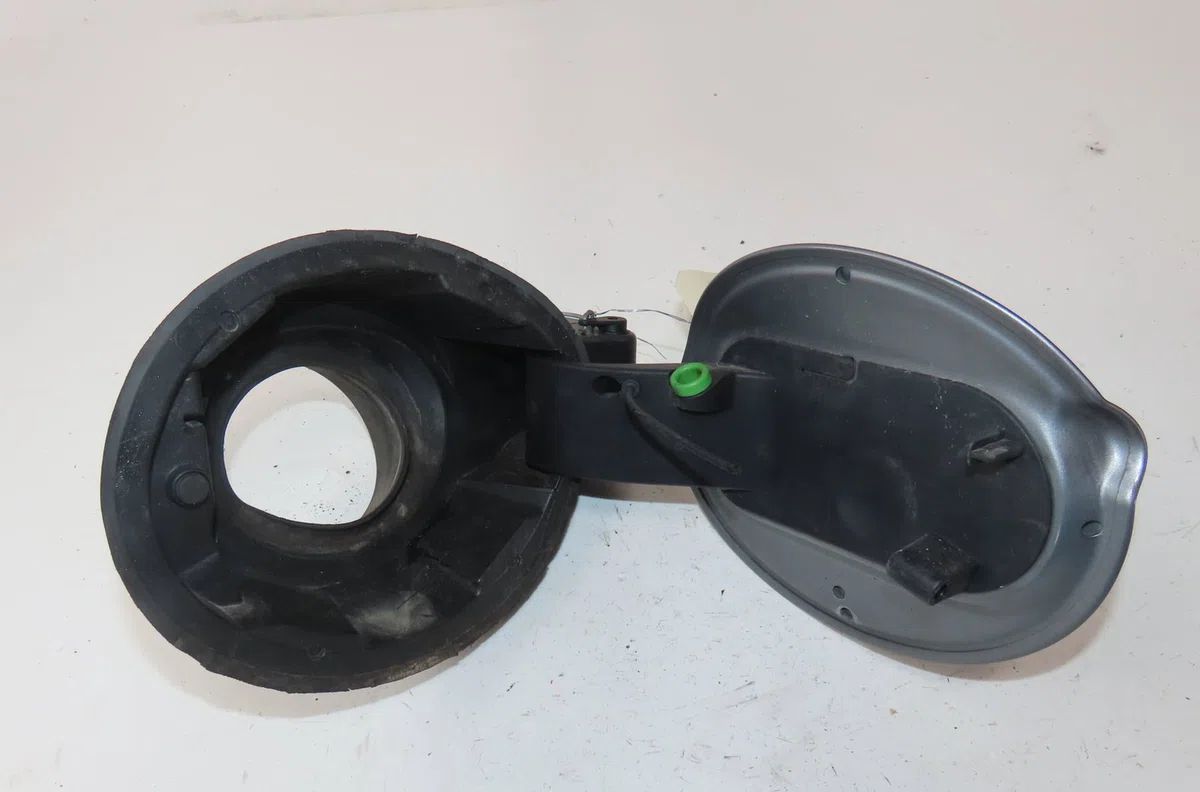 Volet de trappe carburant Bmw 1 (E87) 116 d (2009-2011) occasion