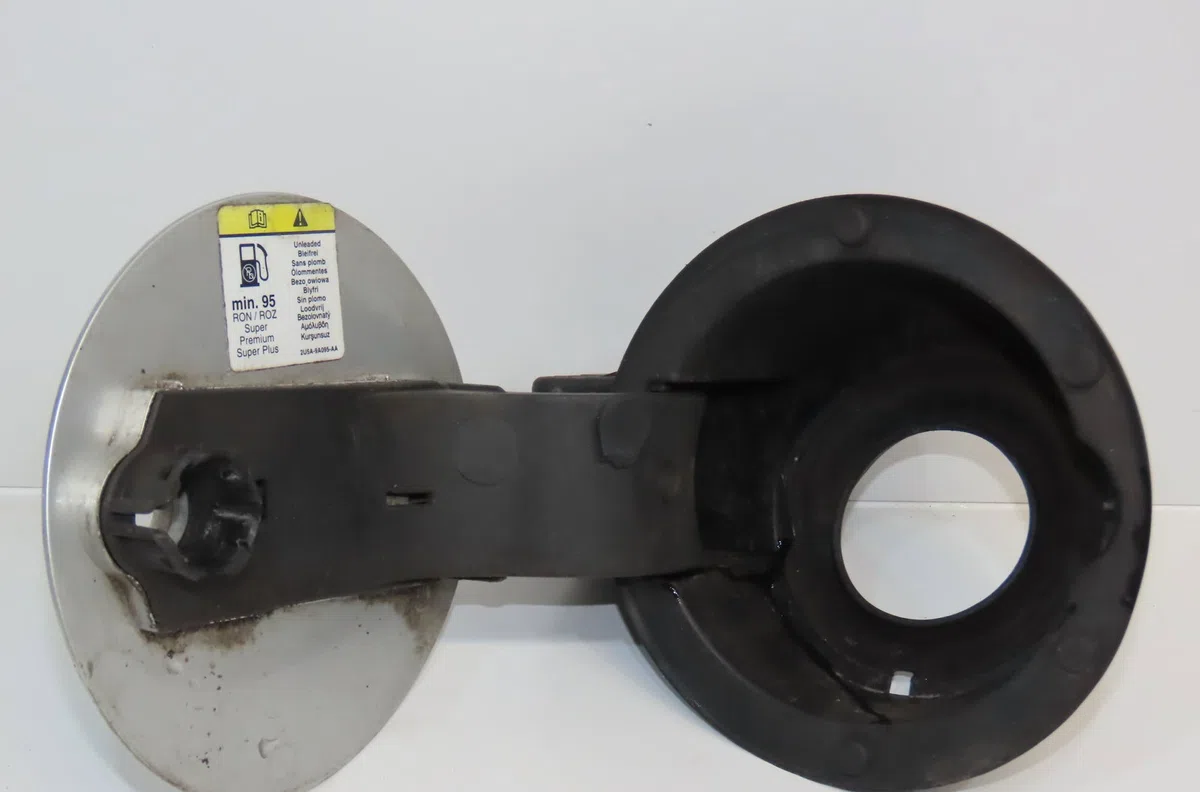 Volet de trappe carburant Mazda 2 (DY) 1.25 (dy3w) (2003-2007) occasion
