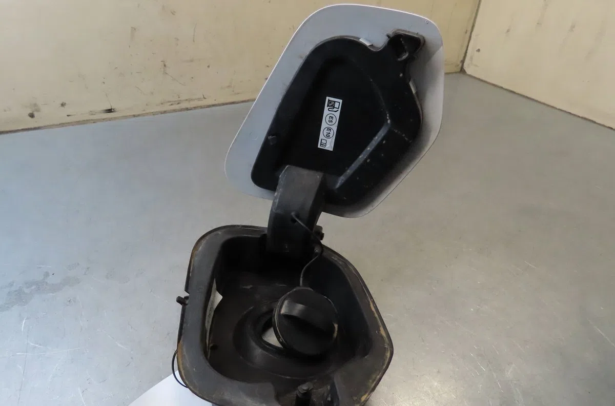 Volet de trappe carburant OPEL CORSA VI occasion
