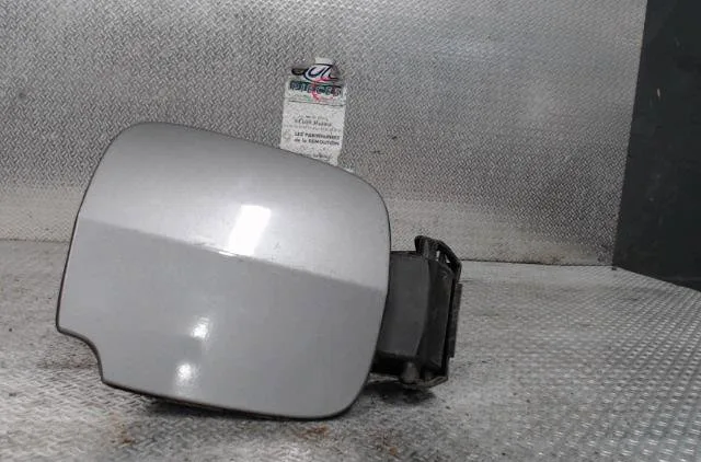 Volet de trappe carburant RENAULT CLIO 3 CLIO 3 PHASE 1 BREAK occasion