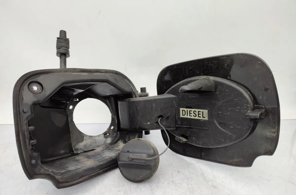 Volet de trappe carburant RENAULT CLIO 3 PHASE 2 occasion