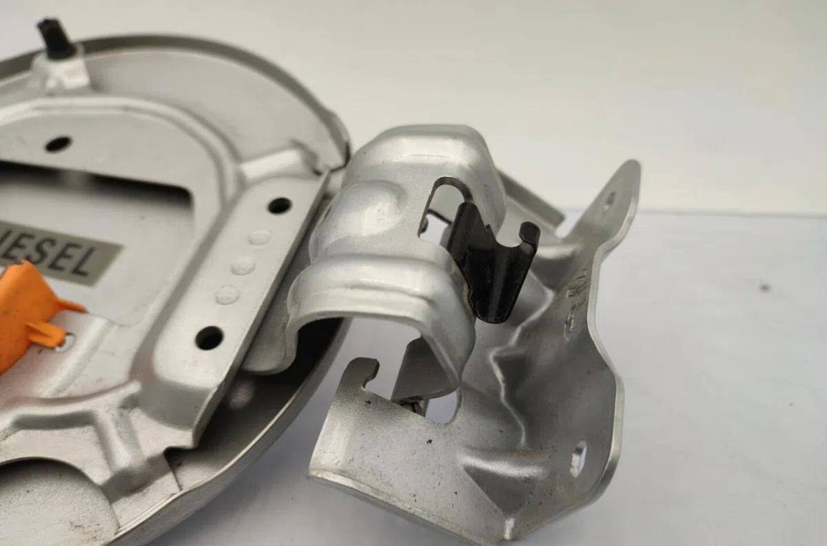 Volet de trappe carburant RENAULT LATITUDE occasion